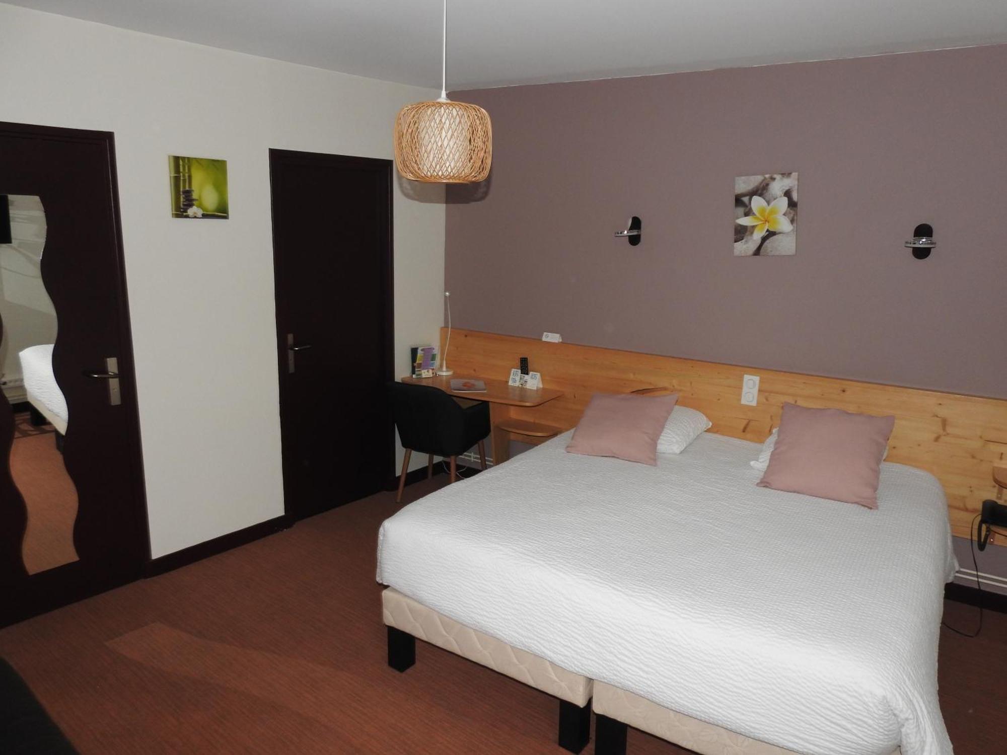 Le Barriol Hotel Saint-Julien-Chapteuil Exterior photo