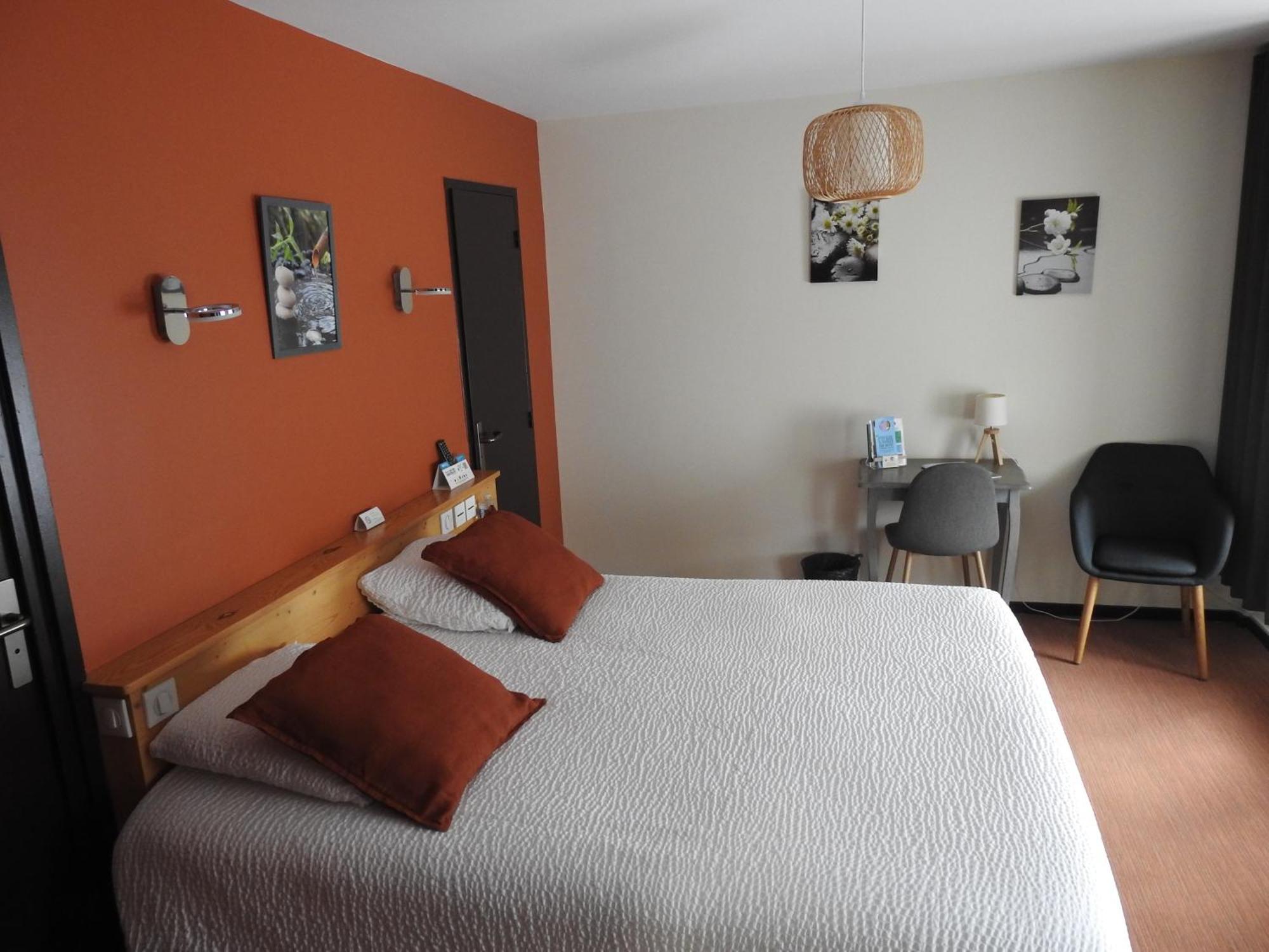 Le Barriol Hotel Saint-Julien-Chapteuil Exterior photo
