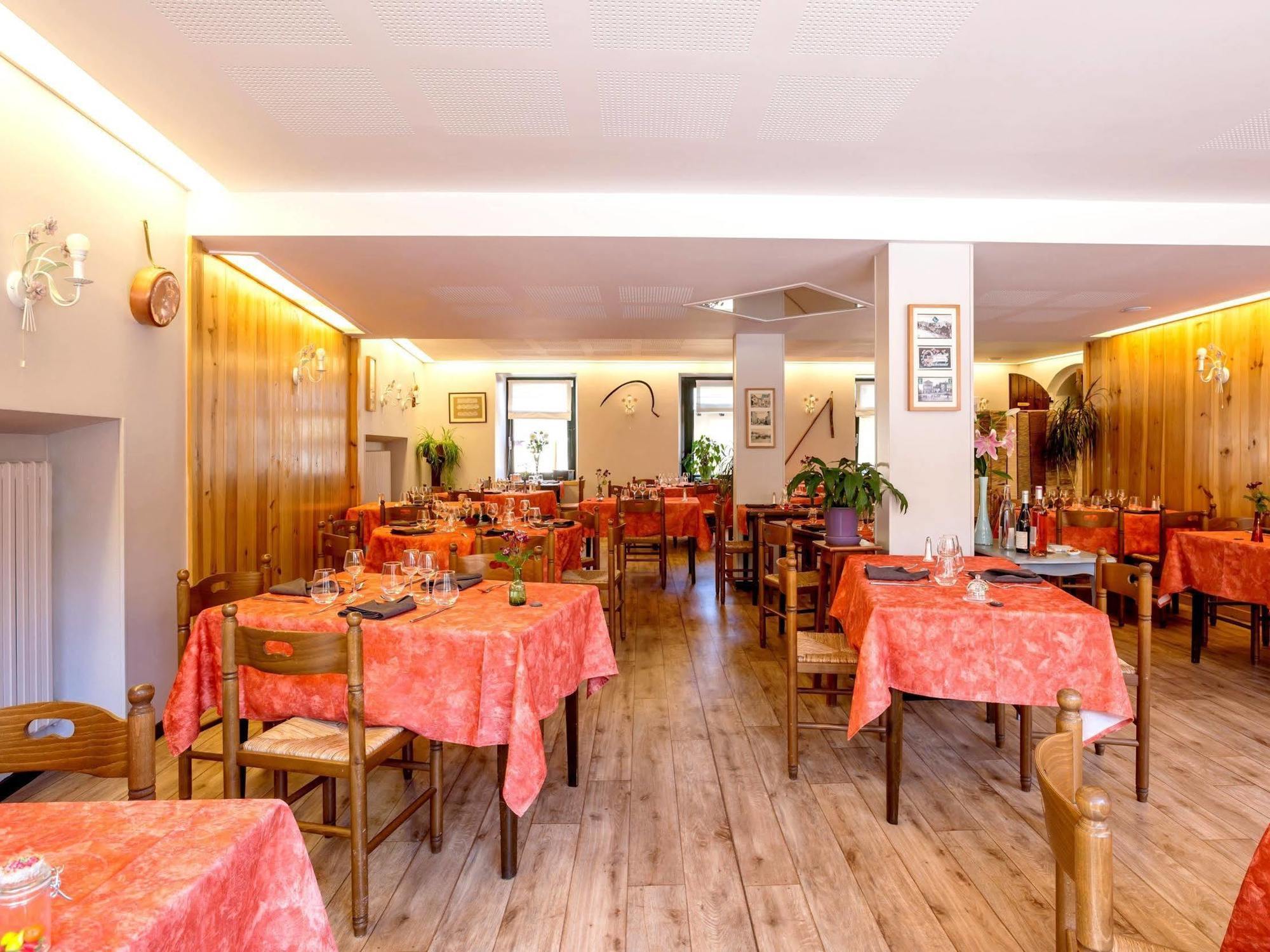 Le Barriol Hotel Saint-Julien-Chapteuil Exterior photo
